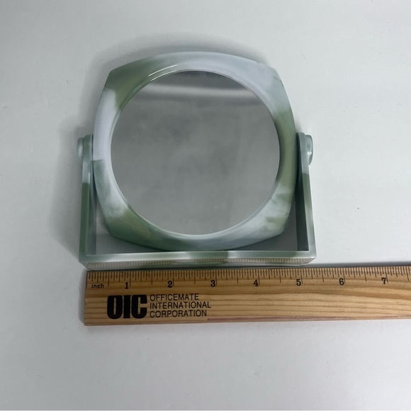 VINTAGE SHAVING/MAKE-UP MIRROR GREEN MARBLE-LIKE PLASTIC MAGNIFYING WALL MOUNT - Picture 4 of 5